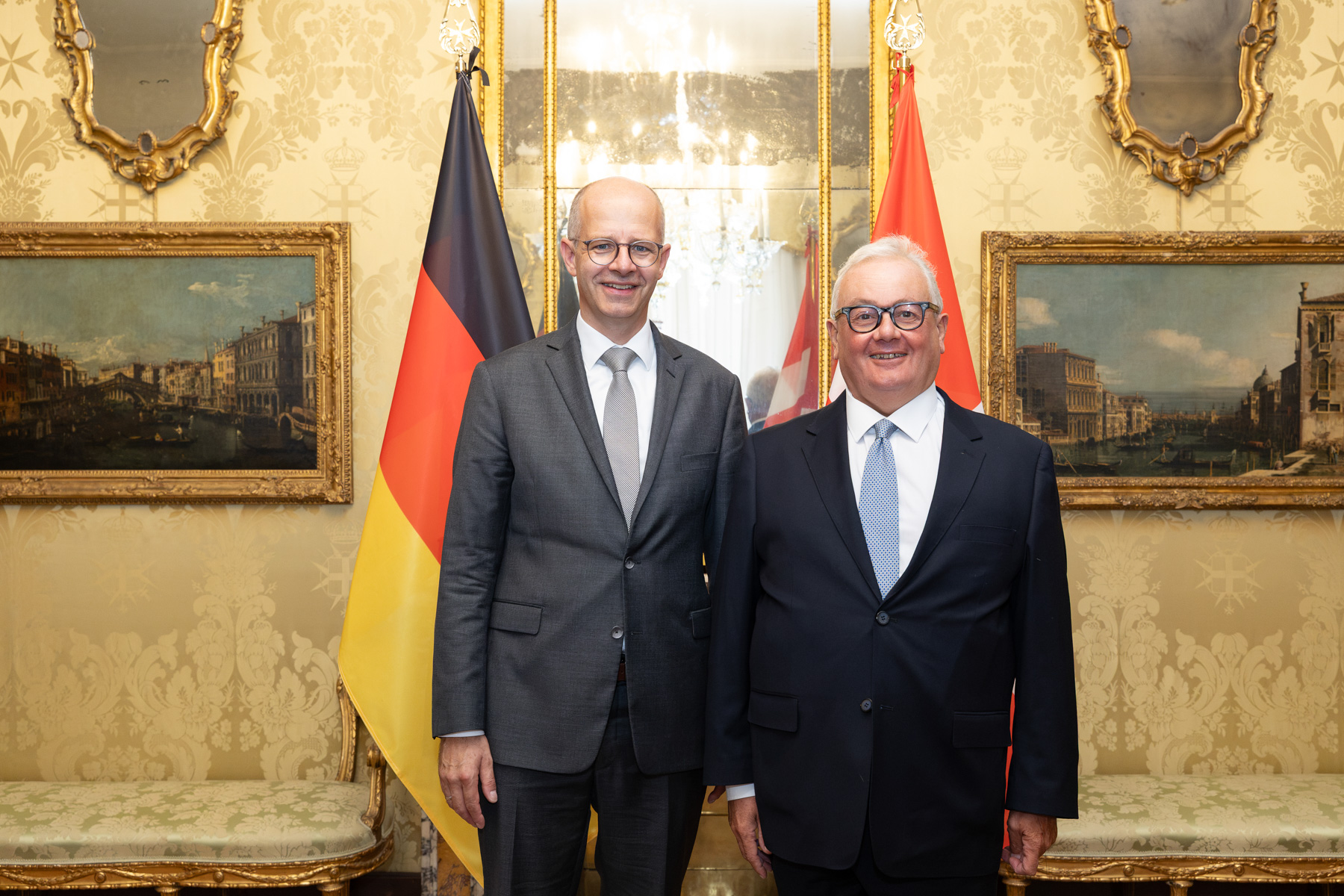 Deutscher Parlamentarischer Staatssekretär Michael Brand zu Besuch im Magistralpalast